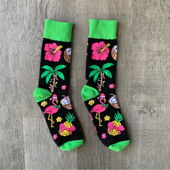 Fun Party Christmas in Hawaii Socks - Picture 2 of 6